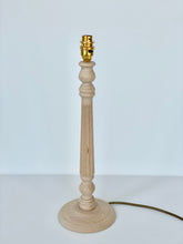 Load image into Gallery viewer, Fluted lamp base