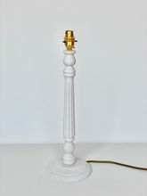 Load image into Gallery viewer, Fluted lamp base