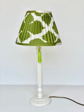 Load image into Gallery viewer, Fluted lamp base