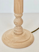Load image into Gallery viewer, Fluted lamp base
