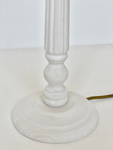 Load image into Gallery viewer, Fluted lamp base