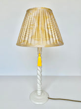 Load image into Gallery viewer, Twisted lamp base