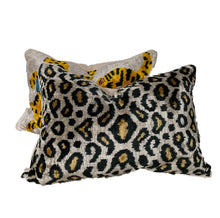 Load image into Gallery viewer, Leopard Velvet Cushion
