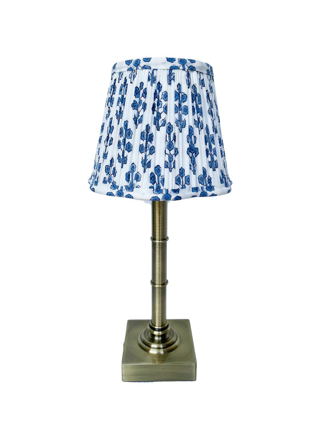 16cm blue & white scalloped lampshade